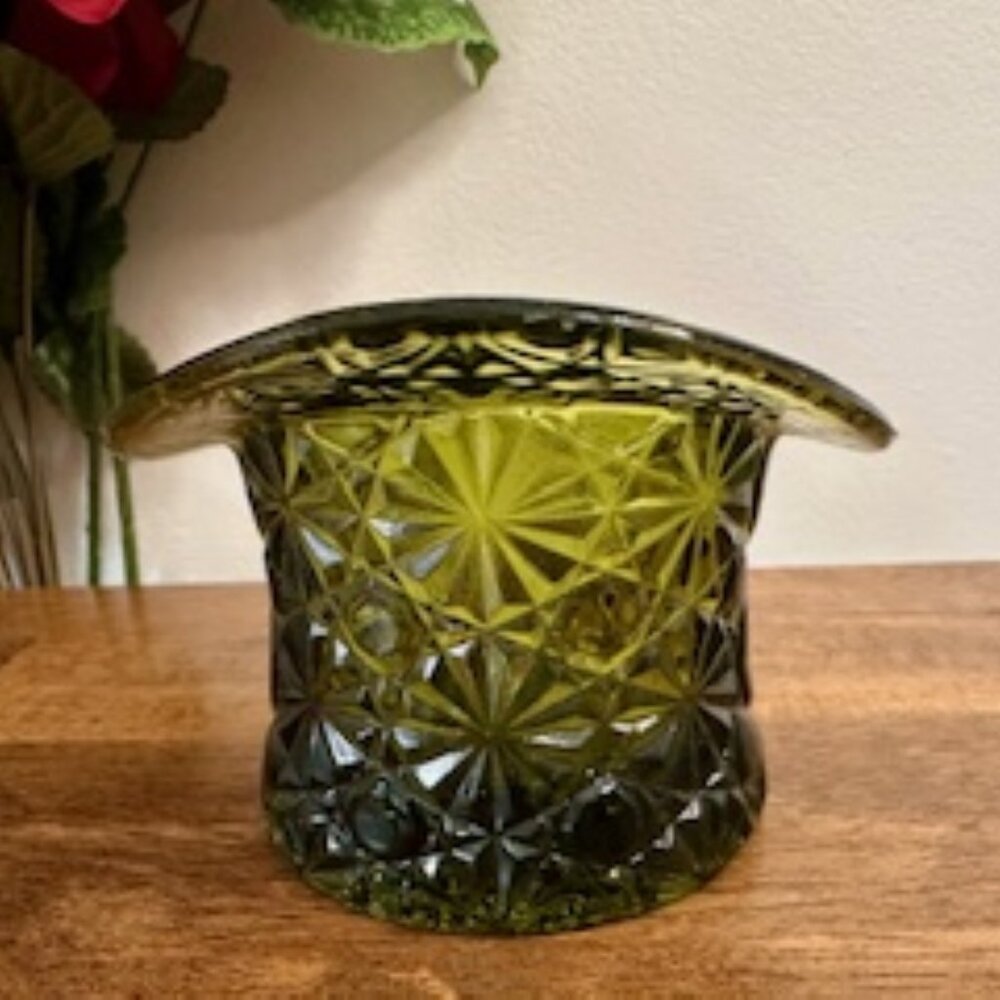 Fenton Daisy‎ Button Green Glass Top Hat Vintage Pressed Glass Toothpick Holder
